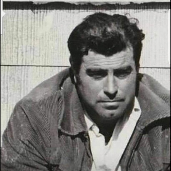 Profile Picture of Yolanda Hinojosa (@yolihinojosa4) on Poshmark