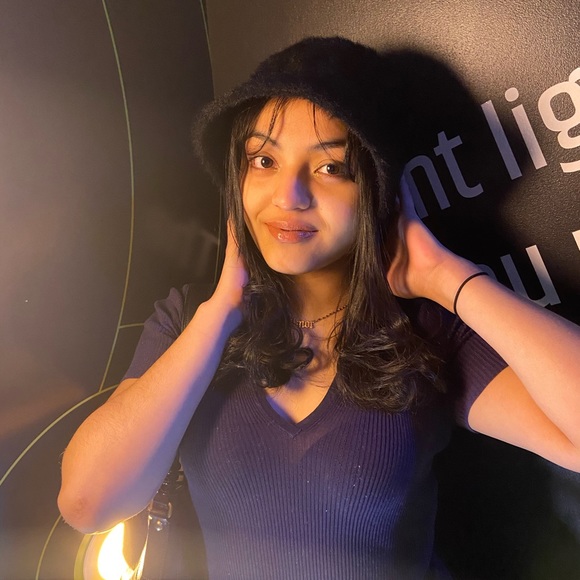 Profile Picture of Bianca Dominguez (@biancva) on Poshmark