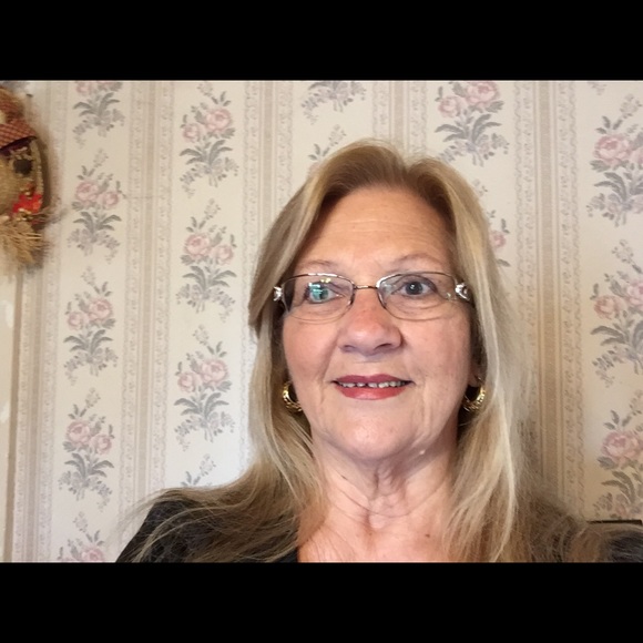 Profile Picture of Linda Keeny (@lgk1947) on Poshmark