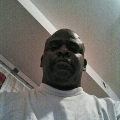 Profile Picture of Bobbie Moore (@BobbieMoore12) on Twitter