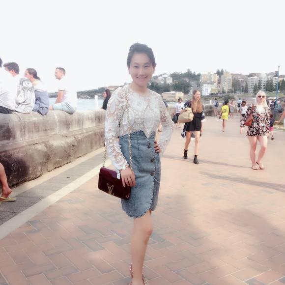 Profile Picture of Mandy Cheng (@ashfield8) on Poshmark