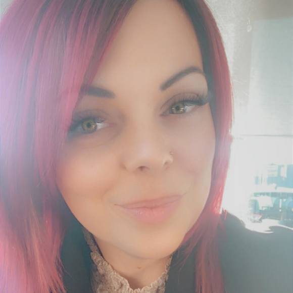 Profile Picture of Catherine Lapointe (@catherine_babe) on Poshmark