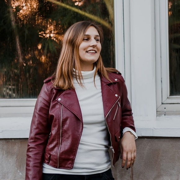 Profile Picture of Briana Ottoboni (@brianaaugustina) on Poshmark