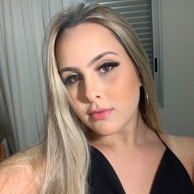 Profile Picture of Julia Figueiredo (@juliafsalomao) on Twitter