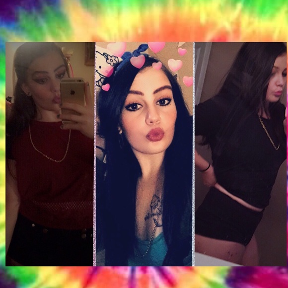 Profile Picture of Emilee Benskin (@luhhelocc) on Poshmark