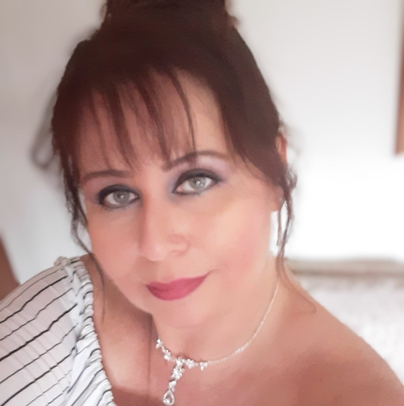 Profile Picture of Michelle Lynge (@michellelynge) on Poshmark