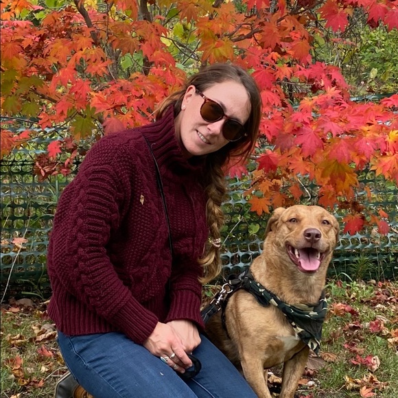 Profile Picture of Ashley Luzietti (@jent5l5) on Poshmark