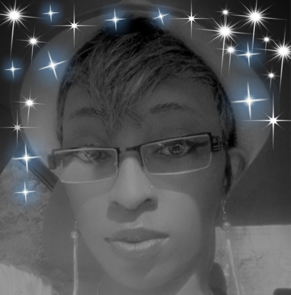 Profile Picture of Eboney Cannon (@eboney5) on Poshmark