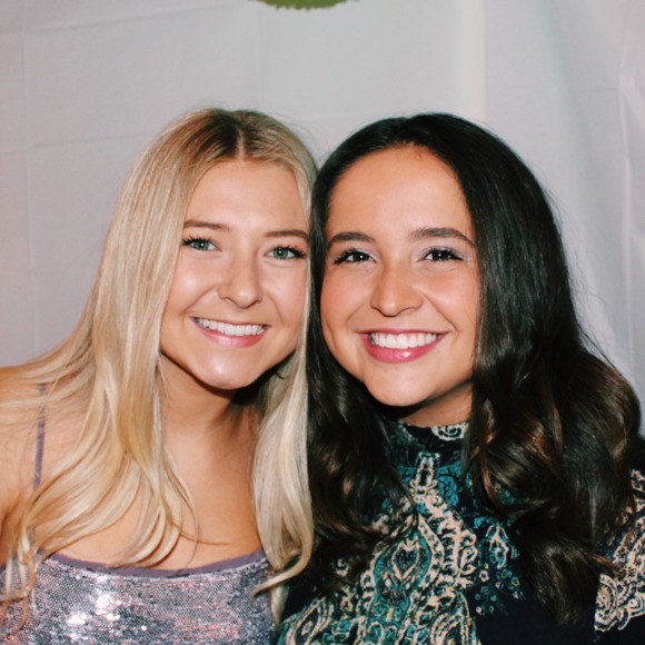 Profile Picture of Haley Foral (@haleyforal) on Poshmark