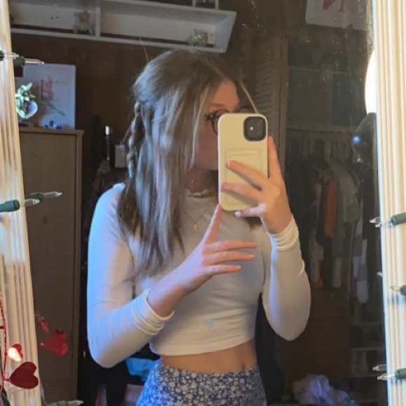 Profile Picture of Allison Shalata (@allison_shalata) on Poshmark