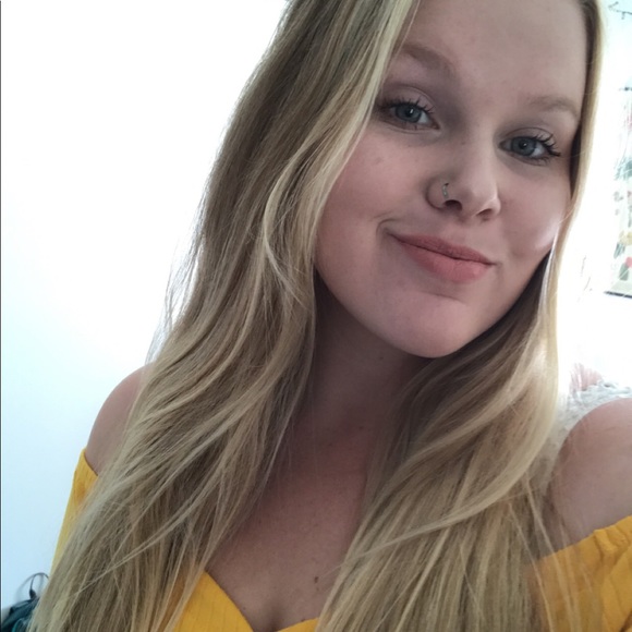 Profile Picture of Laurel Franklin (@flaurel14) on Poshmark