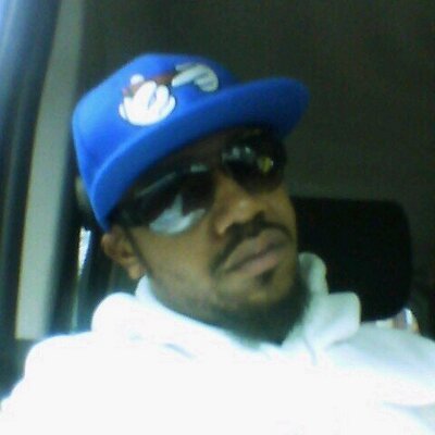 Profile Picture of NeighborhoodBreadMan (@TweezeMoney420) on Twitter