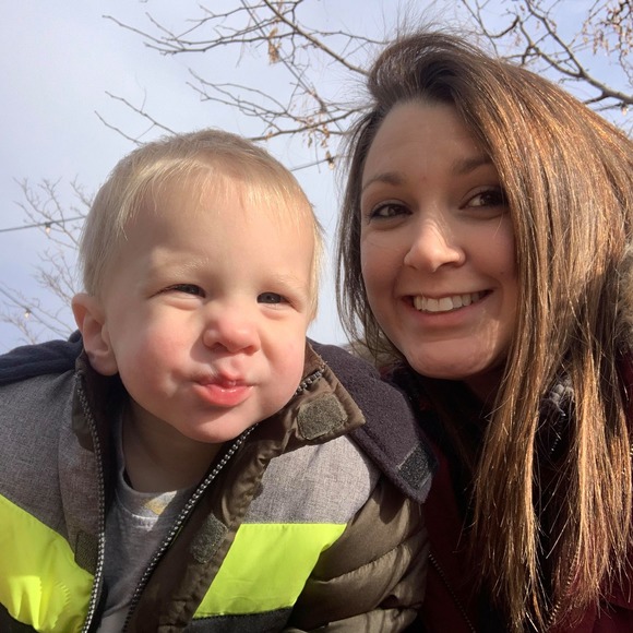 Profile Picture of Kelli Hodge (@kaptainkrb) on Poshmark