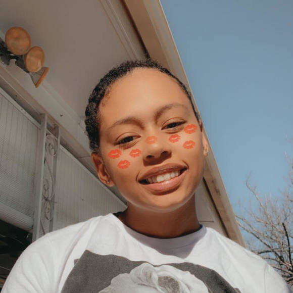 Profile Picture of Alexandria Gilkey (@it_alex_duhh) on Poshmark