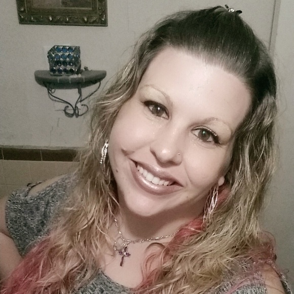 Profile Picture of Brianna Whiting (@newtxgal28) on Poshmark