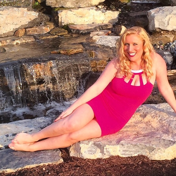 Profile Picture of Richelle Ledgerwood (@richellep11) on Poshmark