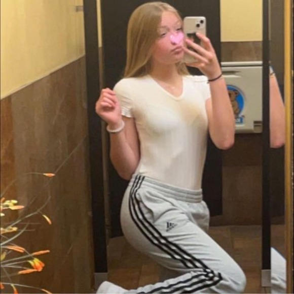 Profile Picture of Madi Ringleman (@madi00924) on Poshmark