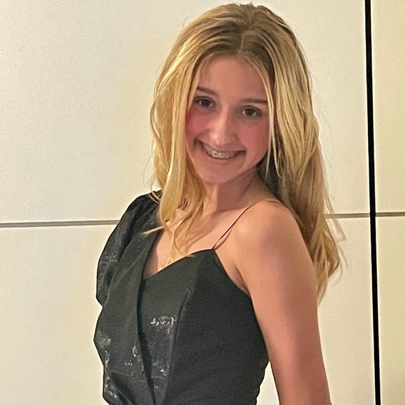 Profile Picture of Eva Winwood (@eva_sells_stuff) on Poshmark