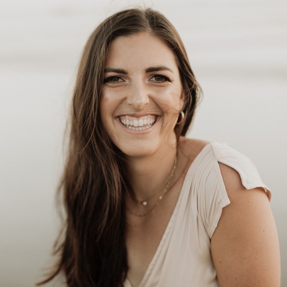 Profile Picture of Cristina Ozzimo (@cristina_ozzimo) on Poshmark