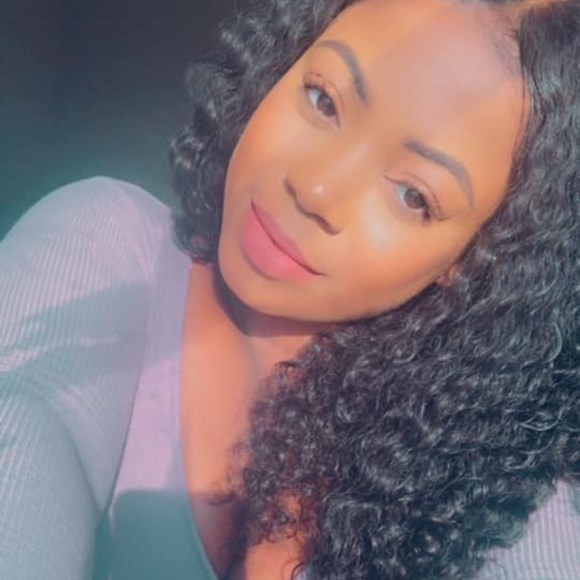 Profile Picture of Briana Boynton (@brianaaliz) on Poshmark