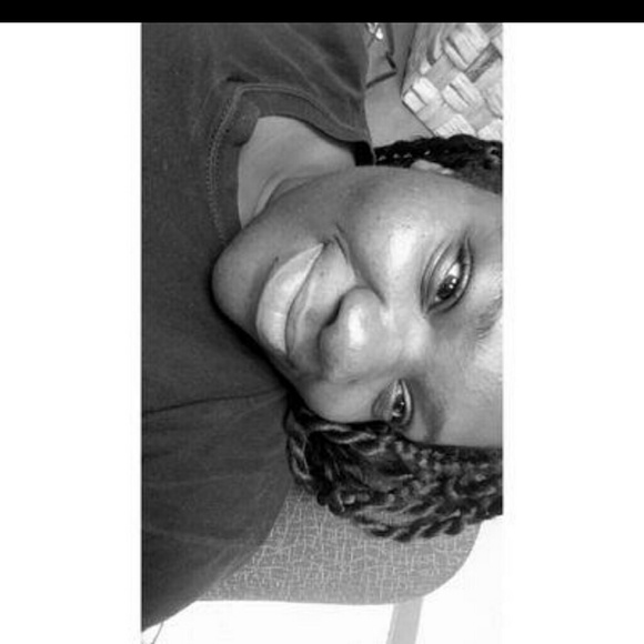 Profile Picture of Crystal Agwuncha (@nk3chl) on Poshmark