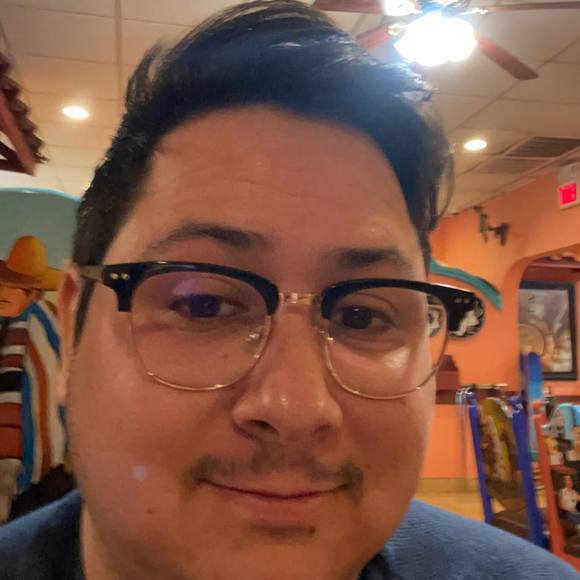 Profile Picture of Mario Gillette (@mario33q) on Poshmark