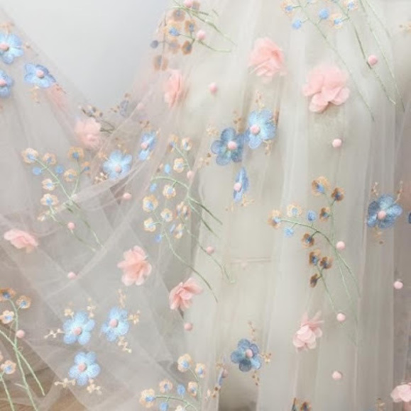 Profile Picture of Lauren Fieweger (@laurenfieweger) on Poshmark