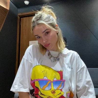 Profile Picture of Lolo Zouaï (@LoloZouai) on Twitter