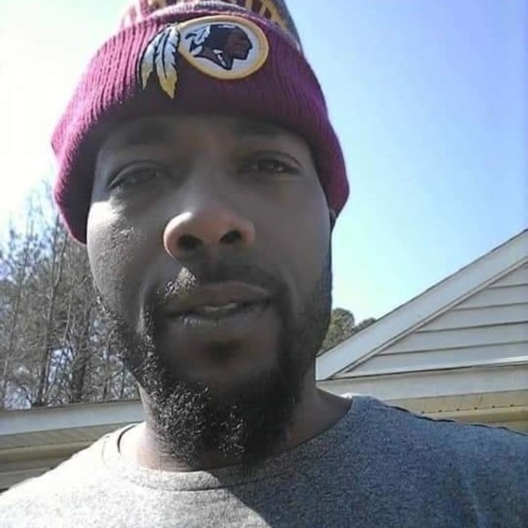 Profile Picture of Michael Gillis (@topsdoodaddy) on Poshmark