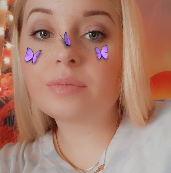 Profile Picture of Cassie Stukel (@stukes09) on Poshmark