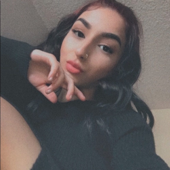 Profile Picture of Rezan Dosky (@rezann) on Poshmark