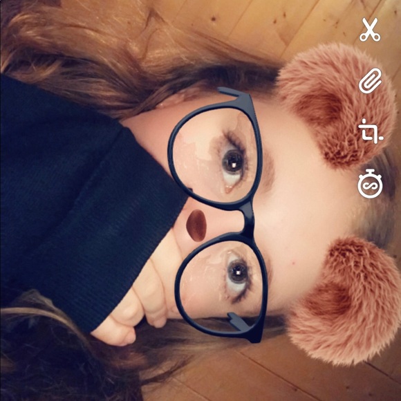 Profile Picture of Sierra Manaigre (@sierra_manaigre) on Poshmark