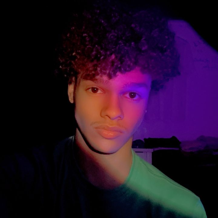 Profile Picture of demuredavid (@demuredavid) on Tiktok
