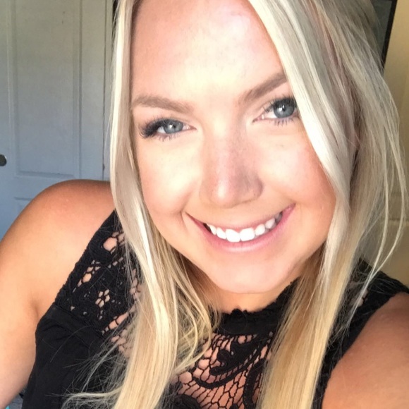 Profile Picture of Jordan Pool (@jordanpool) on Poshmark