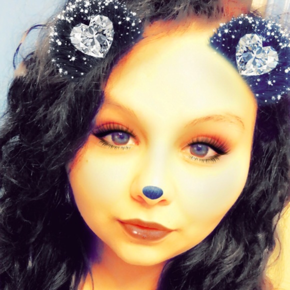 Profile Picture of Kaleolani Galindo (@queenkay222) on Poshmark