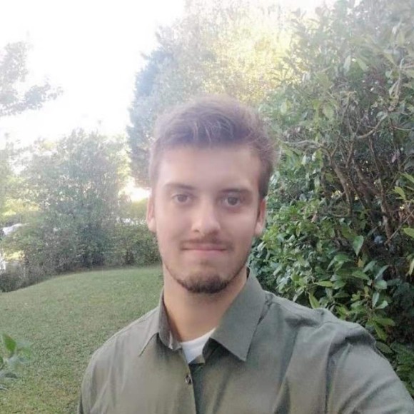 Profile Picture of Naftali Carleen (@naftalicarleen) on Poshmark