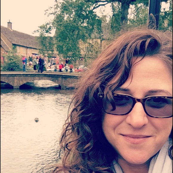 Profile Picture of Julie Williams (@solarprincess) on Poshmark