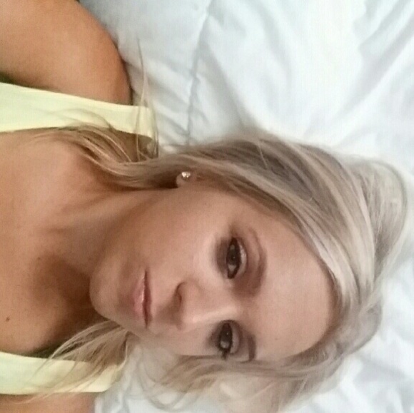 Profile Picture of Olga Sitkowski (@lovepink59) on Poshmark
