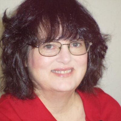 Profile Picture of Andrea Robinson (@positivepet) on Twitter