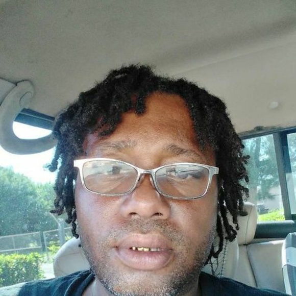 Profile Picture of Robert Wimbush (@robertwimbush) on Poshmark