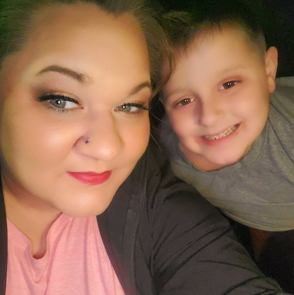 Profile Picture of Melody Mounce (@melody61414) on Poshmark