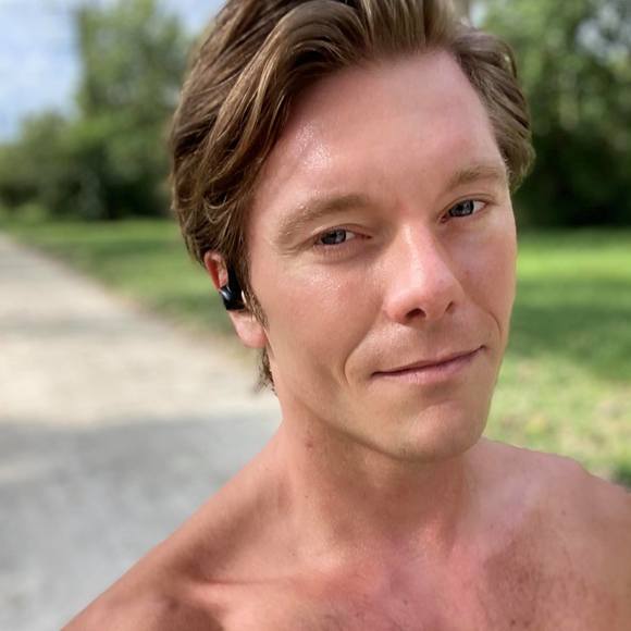 Profile Picture of Thomas Williams (@thomaswill438) on Poshmark