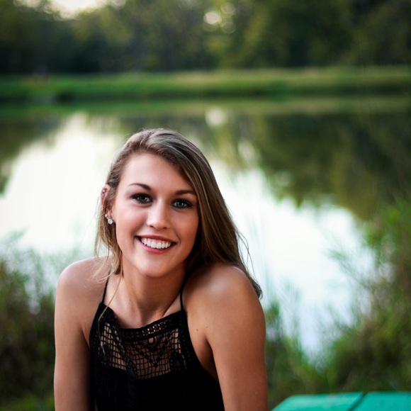 Profile Picture of Erin Mcgrath (@erinkay24) on Poshmark