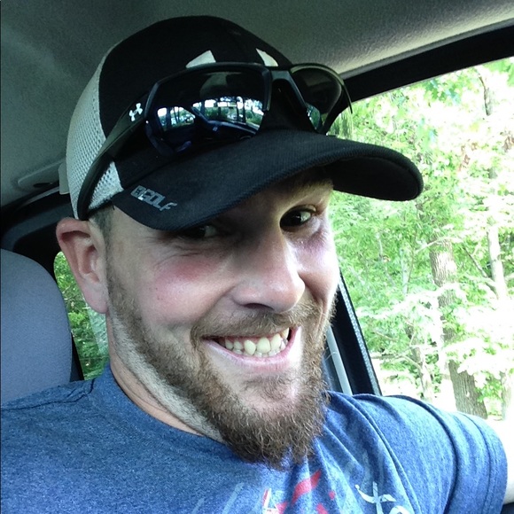 Profile Picture of Christopher Chasseur (@chrischass1987) on Poshmark