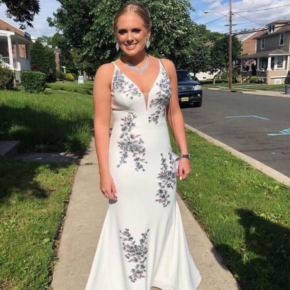 Profile Picture of Caitlyn Kessock (@caitlynkessock) on Poshmark