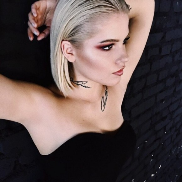 Profile Picture of Lily anderson Lily anderson (@vi62oletri) on Poshmark