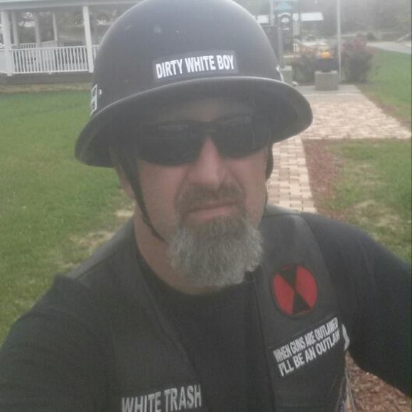 Profile Picture of Scott Bischoff (@sbischoff75) on Poshmark
