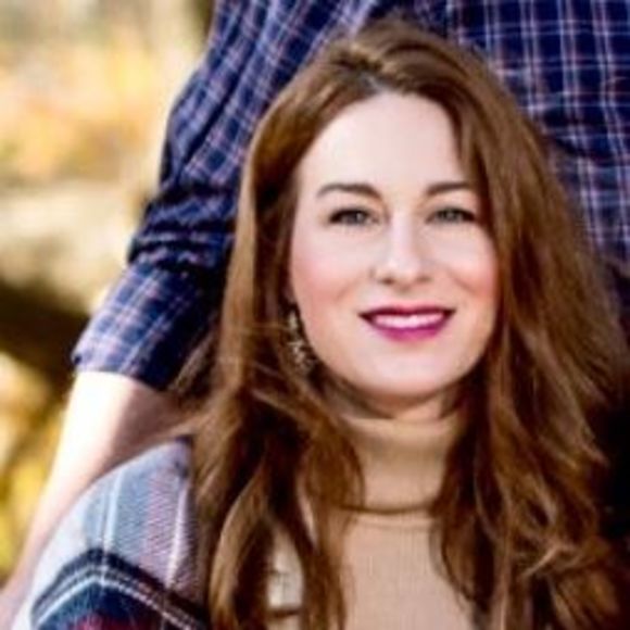 Profile Picture of Kelly Chaney (@klsholtis) on Poshmark