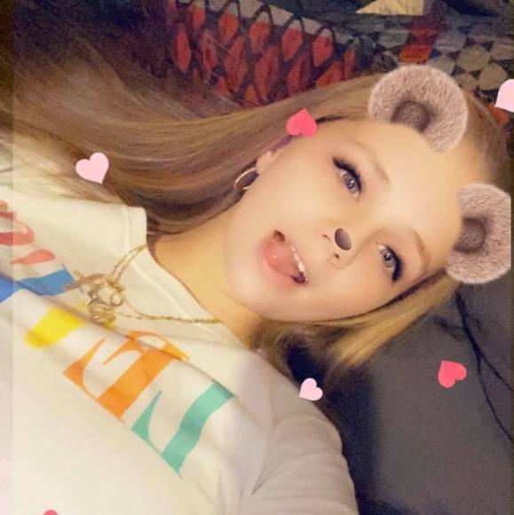 Profile Picture of Chelsea Bronkhorst (@babygolden01) on Poshmark