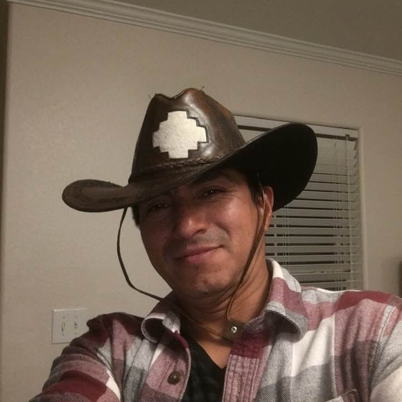 Profile Picture of Fermin Bazan bazan (@bazanbazan3) on Poshmark